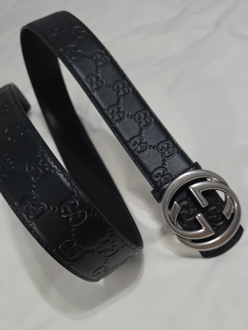 Gucci Reversible Black Leather Belt Brushed Silver GG Buckle 32/34